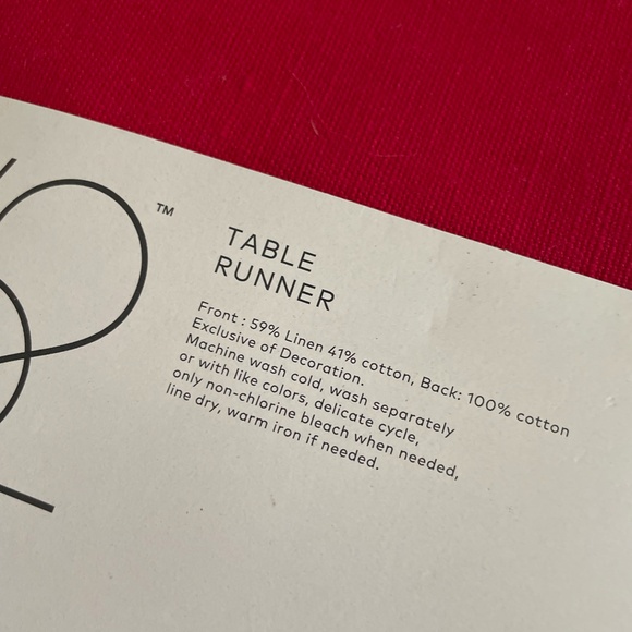 PROJECT 62 RED LINEN BLEND TABLE RUNNER NWT - Picture 7 of 7